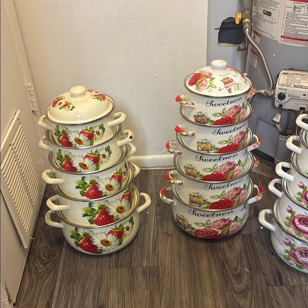 Floral Enamel Cookware Sets